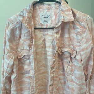 American Eagle pink camouflage shirt